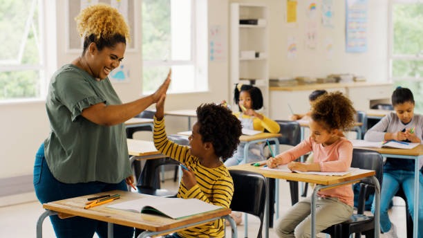 Droits des enfants et jeunes étrangers sans-papiers dans le système éducatif français