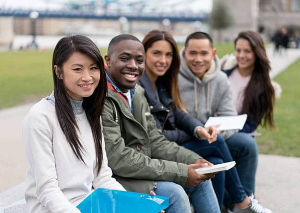 demande naturalisation pour étudiants étrangers